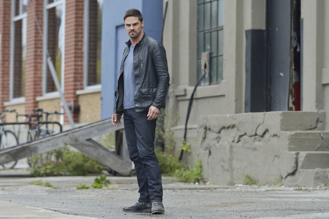Geht außergewöhnlich weit, um Catherine zu zeigen, dass er und nicht sie Recht hat: Vincent (Jay Ryan) ... - Bildquelle: Ben Mark Holzberg 2015 The CW Network, LLC. All rights reserved.