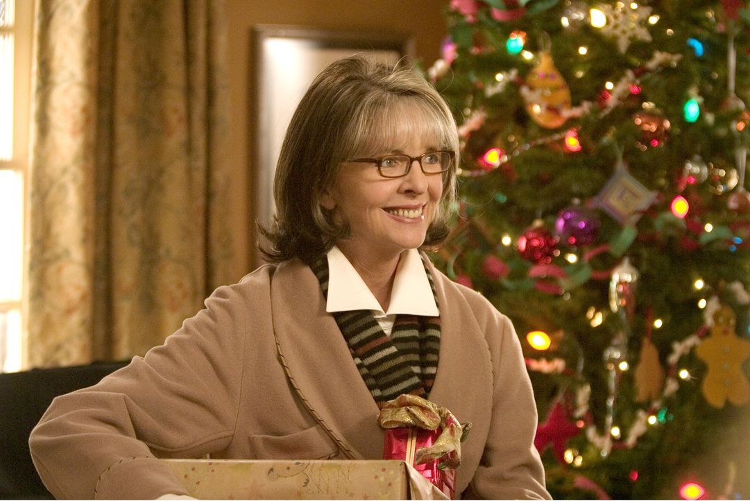 Eigentlich hat Sybil (Diane Keaton) nur einen Wunsch fürs Weihnachtsfest: Ihre ganze Familie soll glücklich vereint die Feiertage verbringen, doch n... - Bildquelle: Zade Rosenthal 2005 Twentieth Century Fox Film Corporation. All rights reserved. / Zade Rosenthal