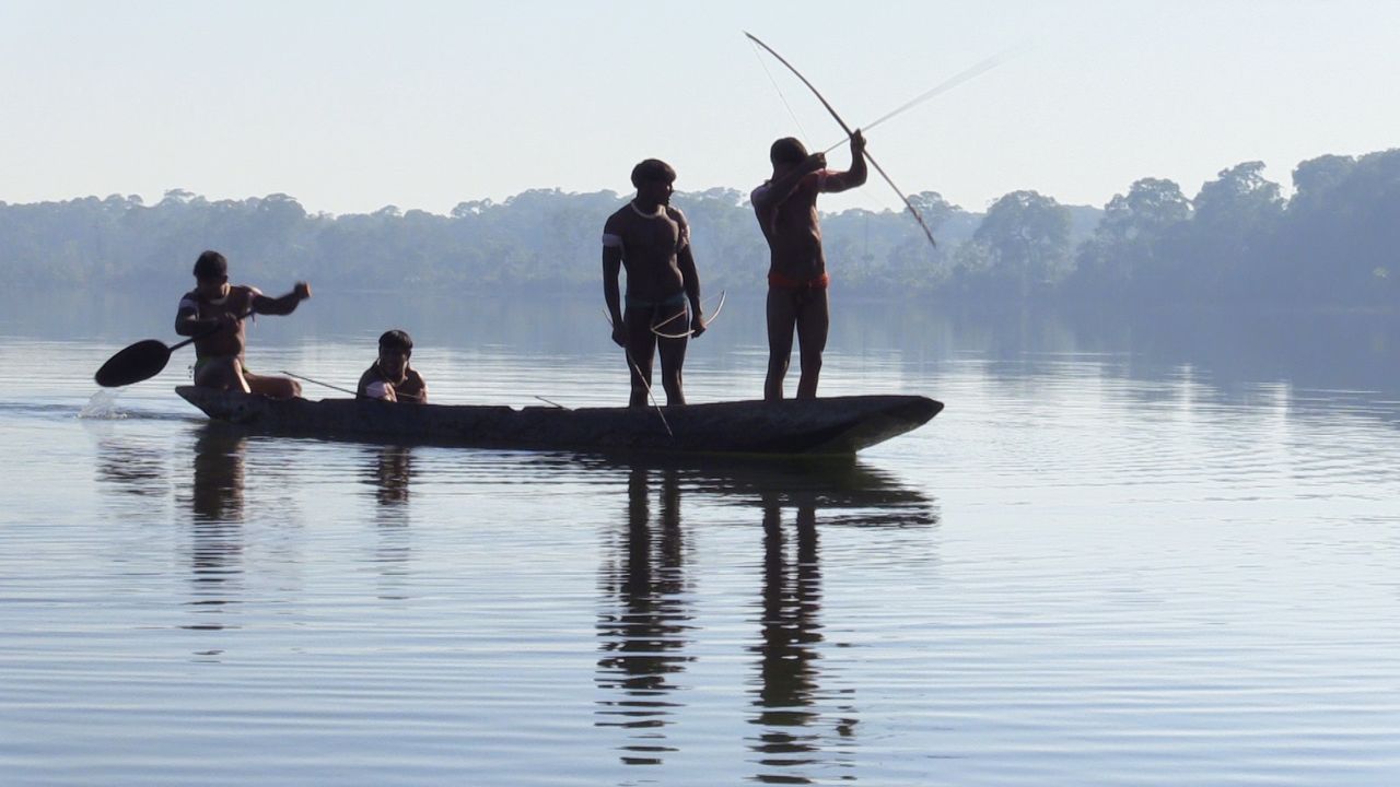 Kamayura-Indios beim Fischfang