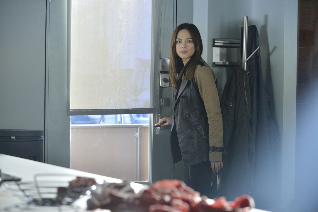 Macht sich große Sorgen um Vincent, nachdem sie ihn angeschossen hat: Cat (Kristin Kreuk) ... - Bildquelle: 2013 The CW Network, LLC. All rights reserved.