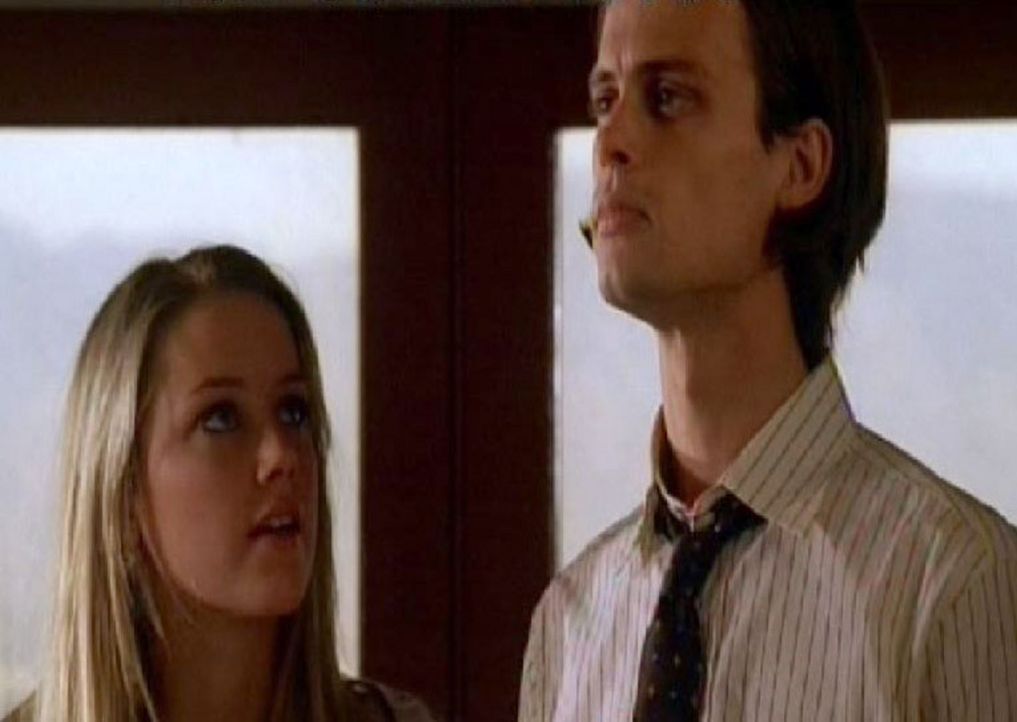 Detective Reid (Matthew Gray Gubler, r.) ist für den Schutz der verfolgten Schauspielerin abgestellt. Das bringt ihn selbst in Gefahr, denn als sic... - Bildquelle: Touchstone Television