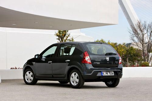 Kompakte und robuste Schräghecklimousine für wenig Geld - Bildquelle: Dacia