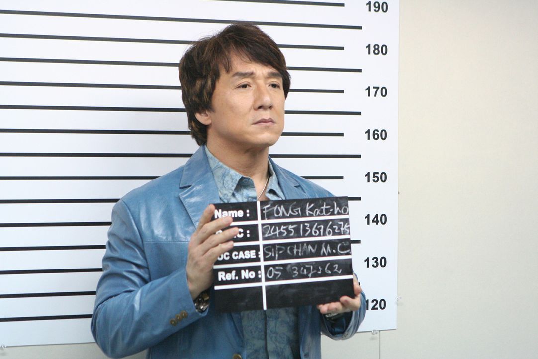 Immer wieder gerät Einbrecher Thongs (Jackie Chan) ins Visier der Polizei. Doch das hindert ihn nicht daran, ein Ding nach dem nächsten zu drehen....