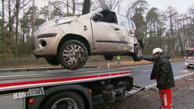 Achtung Kontrolle - Achtung Kontrolle! - Thema U.a.: Totalschaden Nach Gefährlichem Unfall - Abschleppdienst Aachen