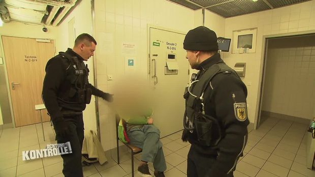 Achtung Kontrolle - Achtung Kontrolle! - Thema U.a: Bundespolizei - Probleme Bei Der Personenkontrolle