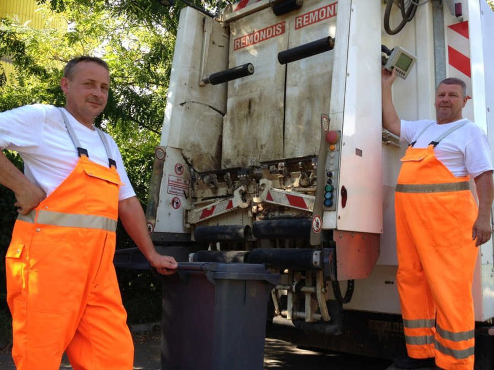 Wer beim Thema Müllabfuhr einfach nur an orangefarbene Männer auf lauten und stinkenden Müllwagen denkt, der wird in diesem Film überrascht werd... - Bildquelle: kabel eins