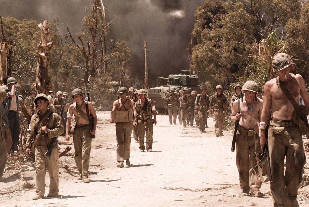 Die amerikanischen Soldaten verlassen den Ort des Schreckens ... - Bildquelle: Home Box Office Inc. All Rights Reserved.