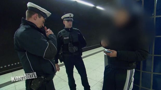 Achtung Kontrolle - Achtung Kontrolle! - Thema U.a.: Bupo Hamburg Sorgt Für Die Sicherheit An Den S-bahnhöfen