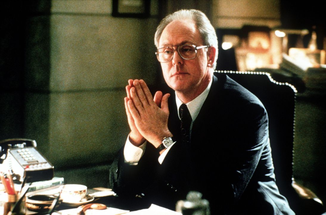 Richter Skinner (John Lithgow) führt den Prozess auf sehr eigene Weise ... - Bildquelle: Paramount Pictures