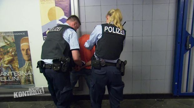 Achtung Kontrolle - Achtung Kontrolle! - Thema U. A.: Körperverletzung Am S-bahnhof