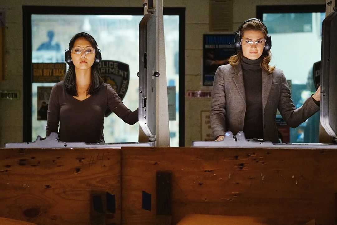 Gerade weil Zhang (Linda Park, l.) eine derartig starke Karrierefrau ist, fühlt sich Kate (Stana Katic, r.) als Versagerin ... - Bildquelle: Richard Cartwright ABC Studios