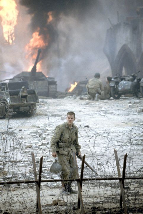 Noch ahnt der junge Fallschirmjäger Private James Ryan (Matt Damon) nicht, dass alle seine Brüder bereits gefallen sind und nun eine kleine Truppe... - Bildquelle: United International Pictures