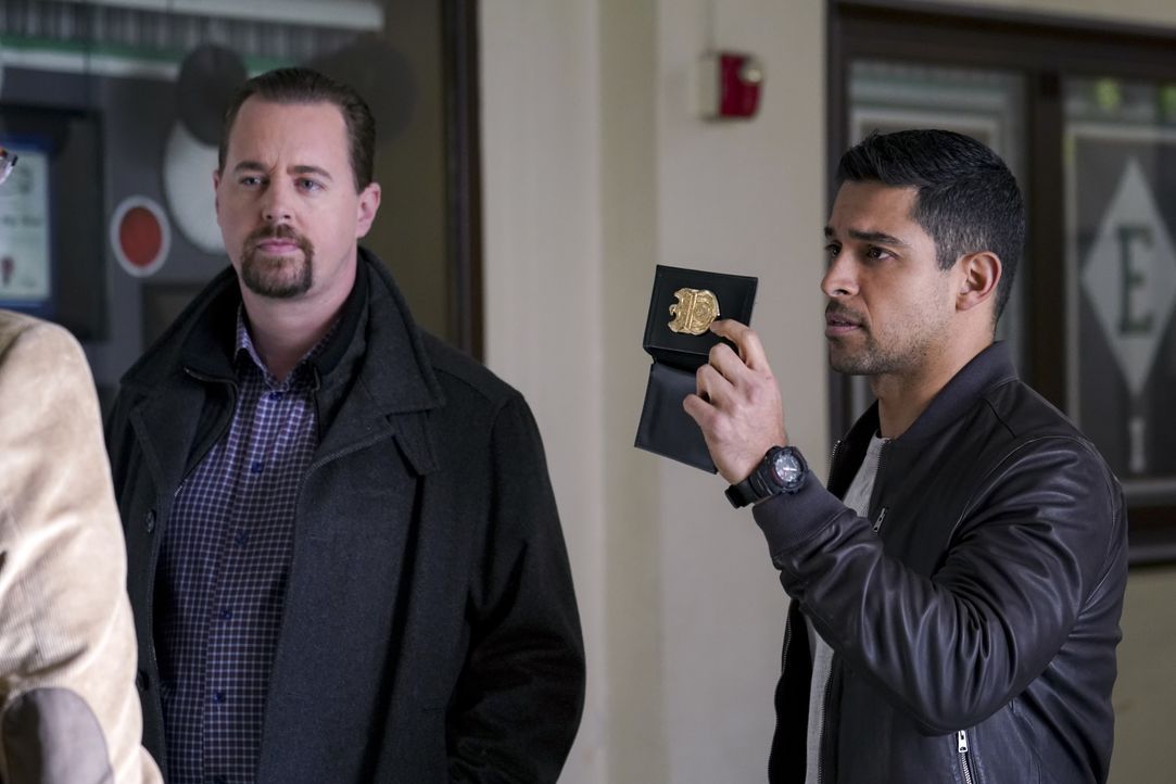 Timothy McGee (Sean Murray, l.); Nick Torres (Wilmer Valderrama, r.) - Bildquelle: Ali Goldstein © 2018 CBS Broadcasting, Inc. All Rights Reserved / Ali Goldstein