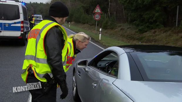 Achtung Kontrolle - Achtung Kontrolle! - Thema U.a.: Dokumentenfälschung - Verkehrskontrolle Winsen