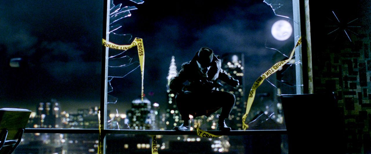 Superheld The Comedian" wird in seinem New Yorker Appartement von einem Unbekannten überfallen und aus dem Fenster geworfen. Die Polizei geht von ei... - Bildquelle: © Paramount Pictures