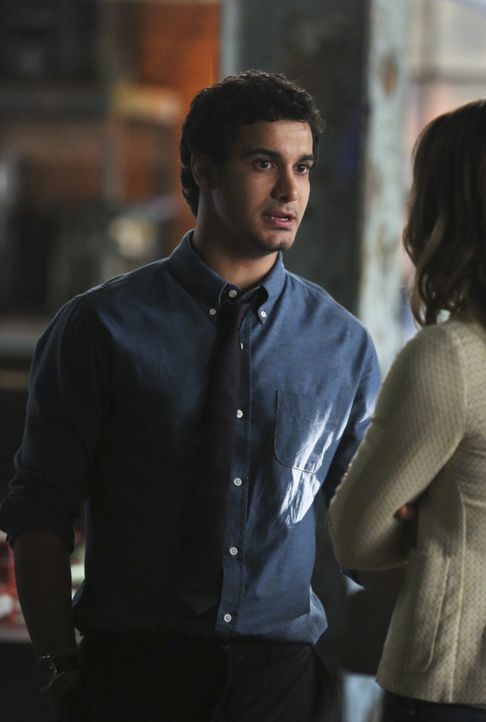 Kann Walter (Elyes Gabel) den Wert seines Teams bei Gallo und dem Homeland Security nach einer verpatzten Übungsmission wieder steigern? - Bildquelle: Michael Yarish 2014 CBS Broadcasting, Inc. All Rights Reserved / Michael Yarish