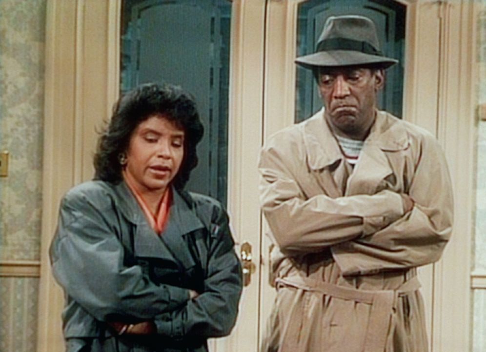 Clair (Phylicia Rashad, l.) und Cliff (Bill Cosby, r.) halten ihrer Tochter Vanessa eine Strafpredigt, weil sie gelogen hat. - Bildquelle: Viacom