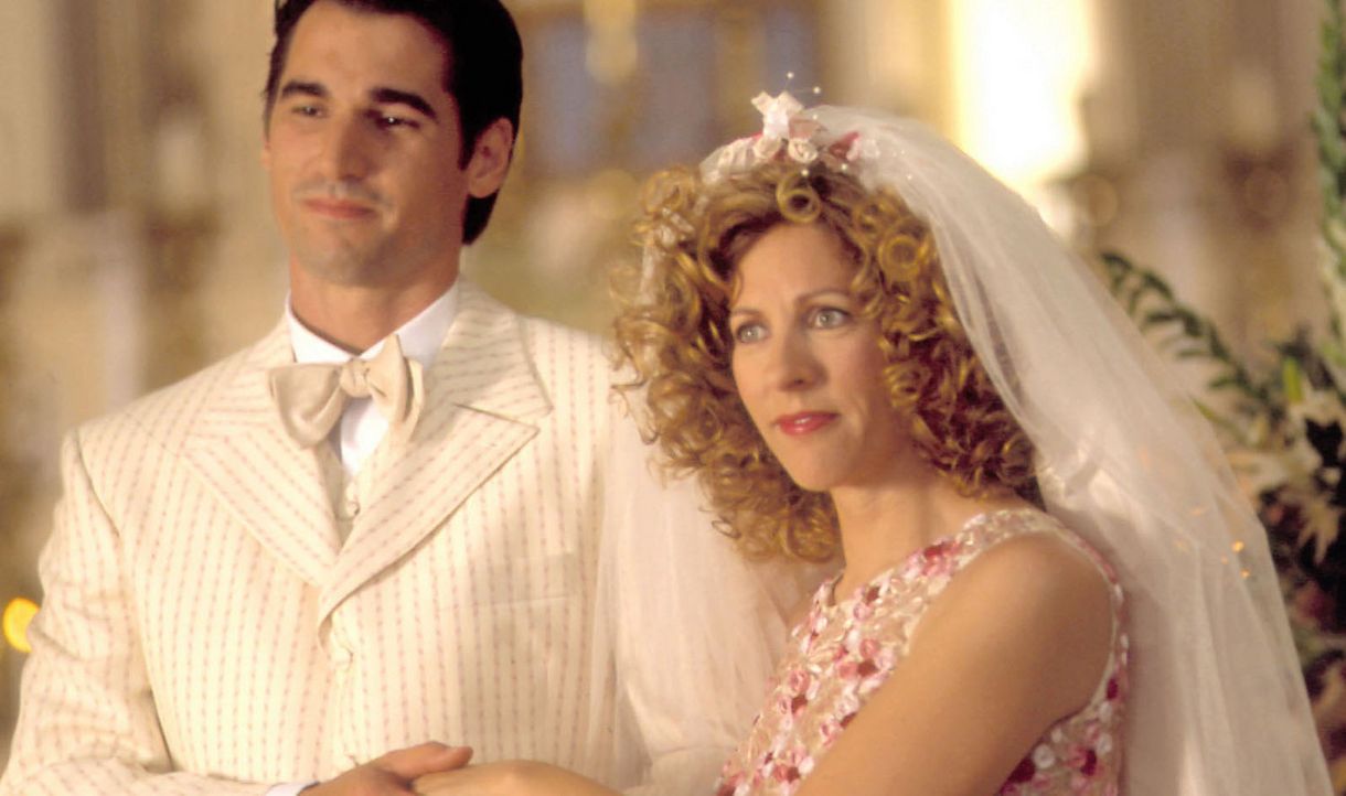 Angelo ahnt nicht, dass seine große Liebe Nino (Peter Miller, l.) heiraten wird und zwar Pina (Sophie Lorain, r.) ... - Bildquelle: Samuel Goldwyn Films
