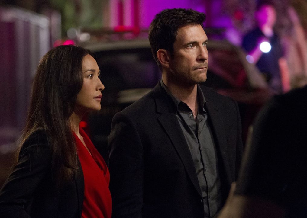 Ermitteln in einem neuen Fall: Beth Davis (Maggie Q, l.) und Jack Larsen (Dylan McDermott, r.) ... - Bildquelle: Warner Bros. Entertainment, Inc.