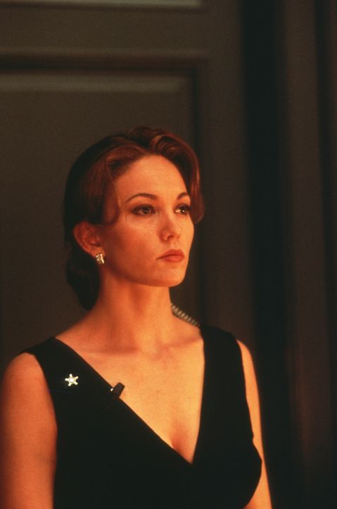 Die Secret Service-Agentin Nina Chance (Diane Lane) ahnt nicht, dass unter ihren Kollegen ein Verräter sitzt ... - Bildquelle: Warner Bros.