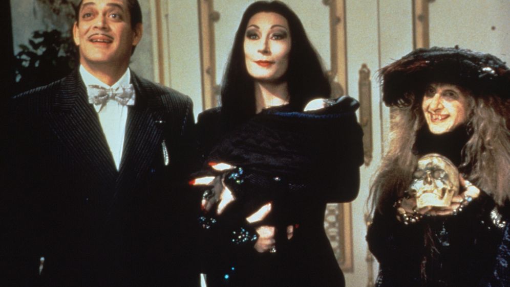 Die Addams Family in verrückter Tradition - Bildquelle: Paramount Pictures