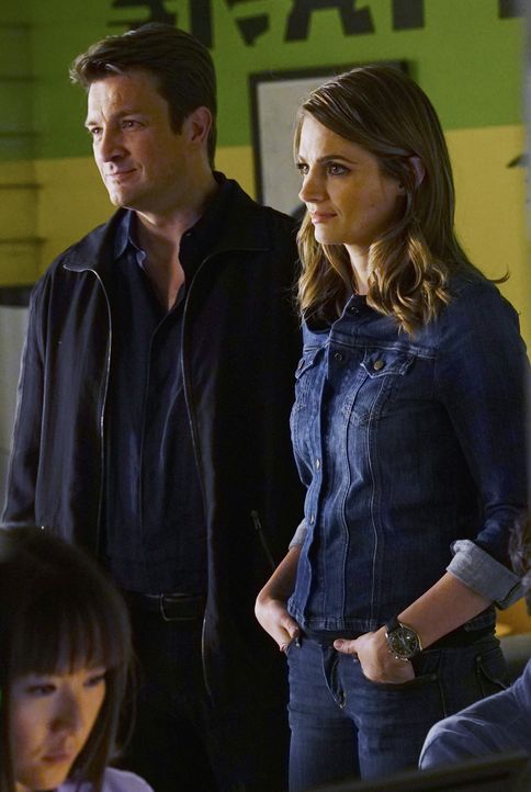 Ein neuer Fall beschäftigt Castle (Nathan Fillion, l.) und Beckett (Stana Katic, r.) ... - Bildquelle: ABC Studios
