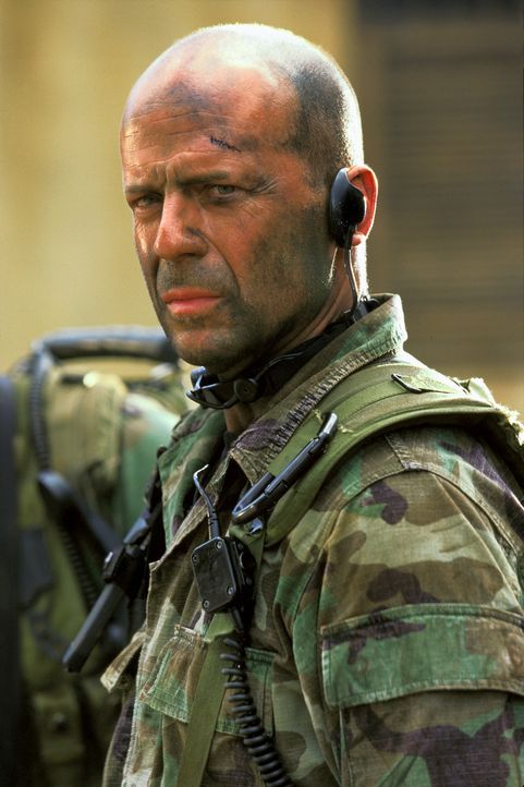 Waters (Bruce Willis) ist Führer einer Navy Seals-Einheit, dessen Spezialität aussichtslose Rettungseinsätze sind. Eines Tages erhält er den Auf... - Bildquelle: 2004 Sony Pictures Television International. All Rights Reserved.