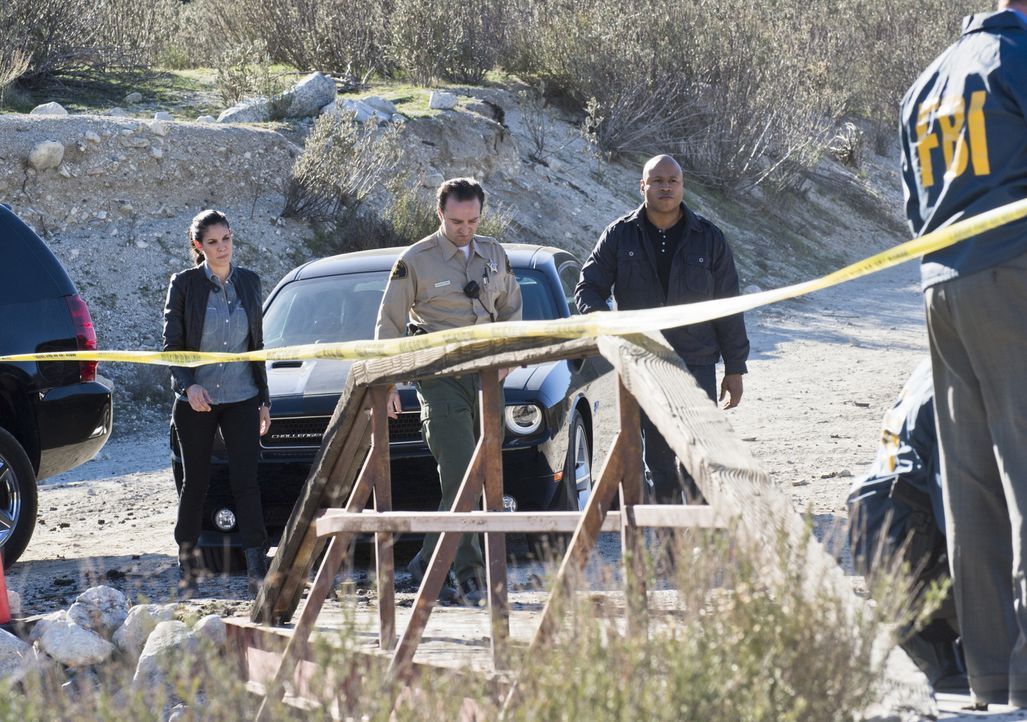 Als drei FBI-Agenten nach einer erfolgreichen Durchführung einer Undercover-Mission ums Leben gekommen sind, werden Kensi (Daniela Ruah, l.), Sam (L... - Bildquelle: CBS Studios Inc. All Rights Reserved.