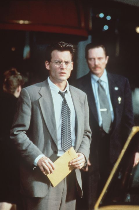 Eiskalt benutzt Mr. Smith (Christopher Walken, r.) Gene Watson (Johnny Depp, l.) für seine Pläne. Will der Buchhalter seine Tochter lebend wiederseh... - Bildquelle: Paramount Pictures