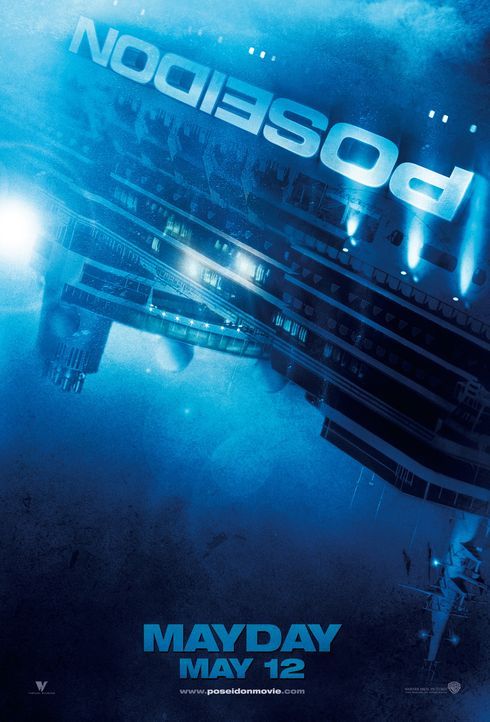Als das luxuriöse und als unsinkbar geltende Kreuzfahrtschiff Poseidon von einer gigantischen Welle überrollt wird, dreht es sich um 180 Grad und st... - Bildquelle: Warner Brothers International Television Distribution Inc.