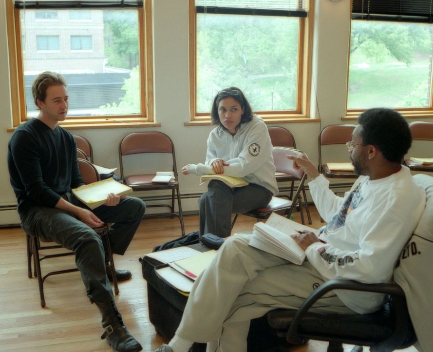 Regisseur Spike Lee, r. mit seinen Hauptdarstellern Edward Norton, l. und Rosario Dawson, M. - Bildquelle: Touchstone Pictures