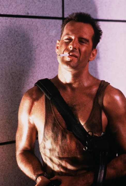 Um ein gemeinsames Weihnachtsfest erleben zu können, reist der New Yorker Polizist John McClane (Bruce Willis) nach Los Angeles zu seiner Frau - zum... - Bildquelle: 20th Century Fox