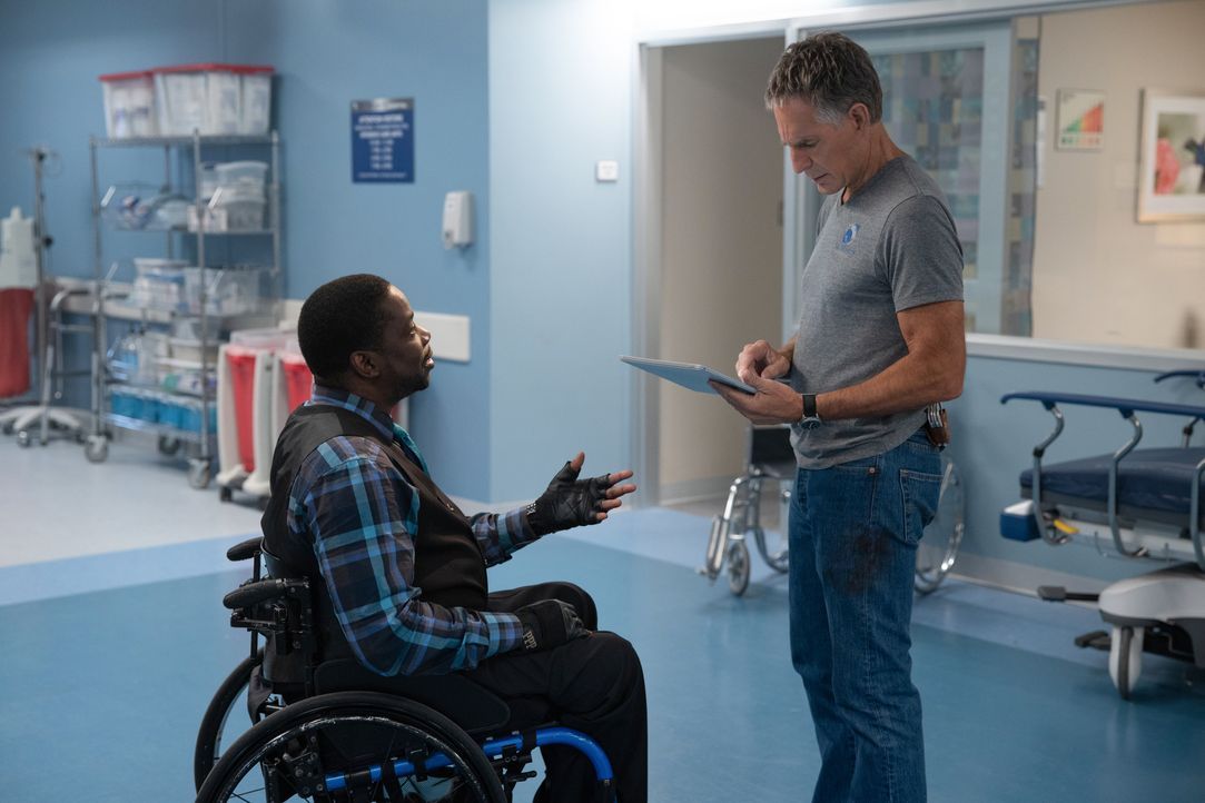 Patton Plame (Daryl 'Chill' Mitchell, l.); Dwayne Pride (Scott Bakula, r.) - Bildquelle: Sam Lothridge 2019 CBS Broadcasting Inc. All Rights Reserved. / Sam Lothridge