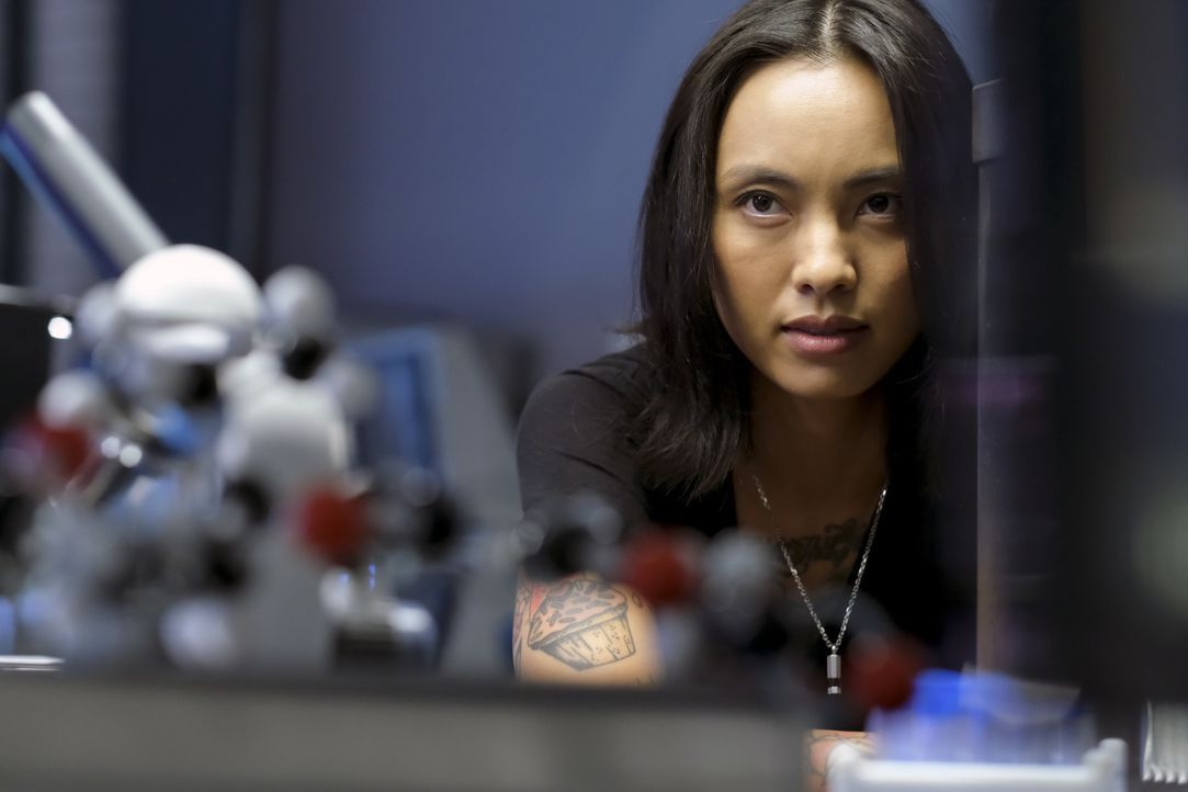 Desi Nguyen (Levy Tran) - Bildquelle: Mark Hill © 2020 CBS Broadcasting, Inc. All Rights Reserved / Mark Hill