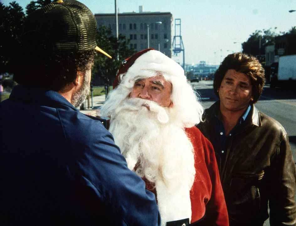 Harold (Edward Asner, M.), als Weihnachtsmann verkleidet, wird von Jonathan (Michael Landon, r.) und Mark (Victor French, l.) auf frischer Tat ertap... - Bildquelle: Worldvision Enterprises, Inc.