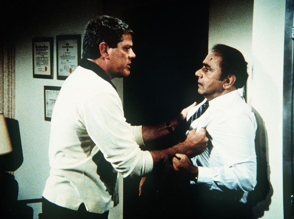 Der "gute Doktor" (Michael Constantine, r.) will Alex (Ray Young, l.) keine Aufputschmittel mehr geben. - Bildquelle: 20th Century Fox Television