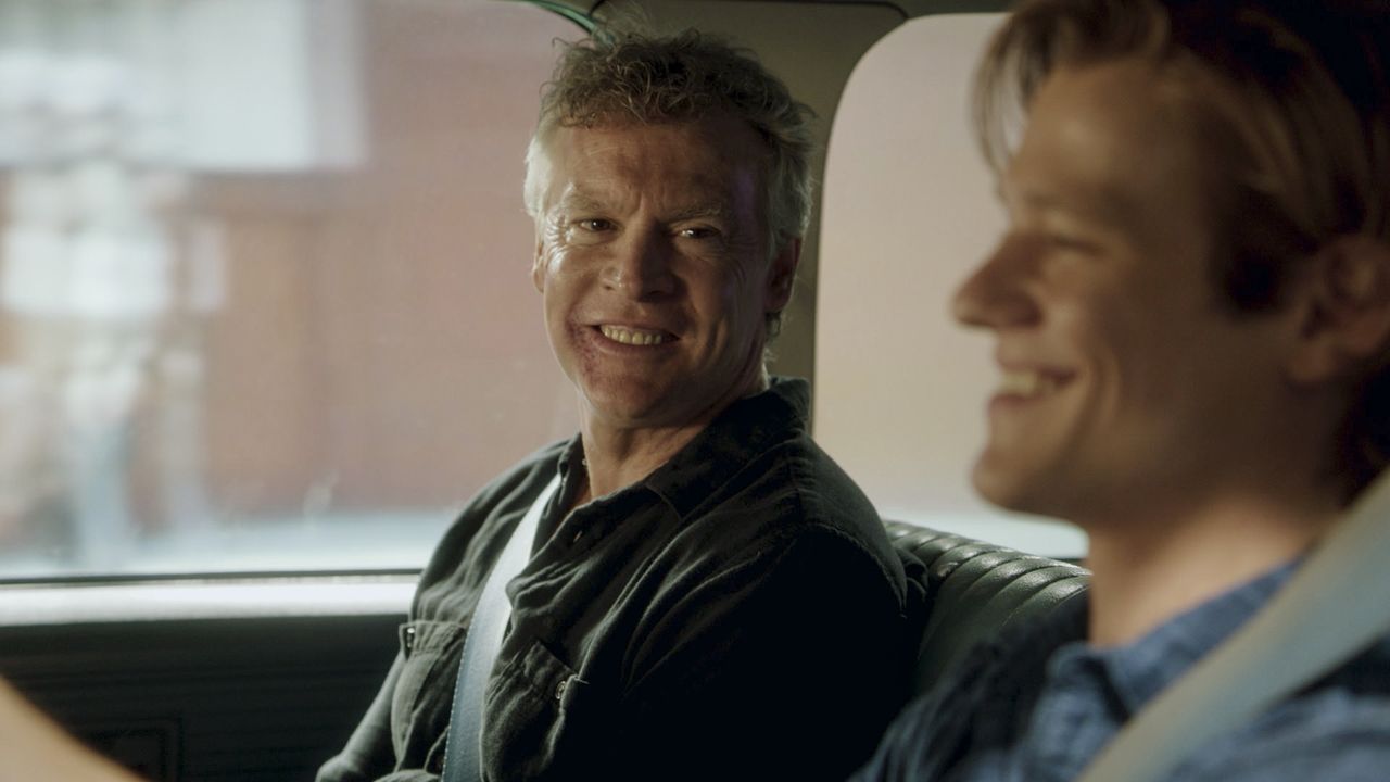 James MacGyver (Tate Donovan, l.); Angus MacGyver (Lucas Till, r.) - Bildquelle: 2018 CBS Broadcasting, Inc. All Rights Reserved