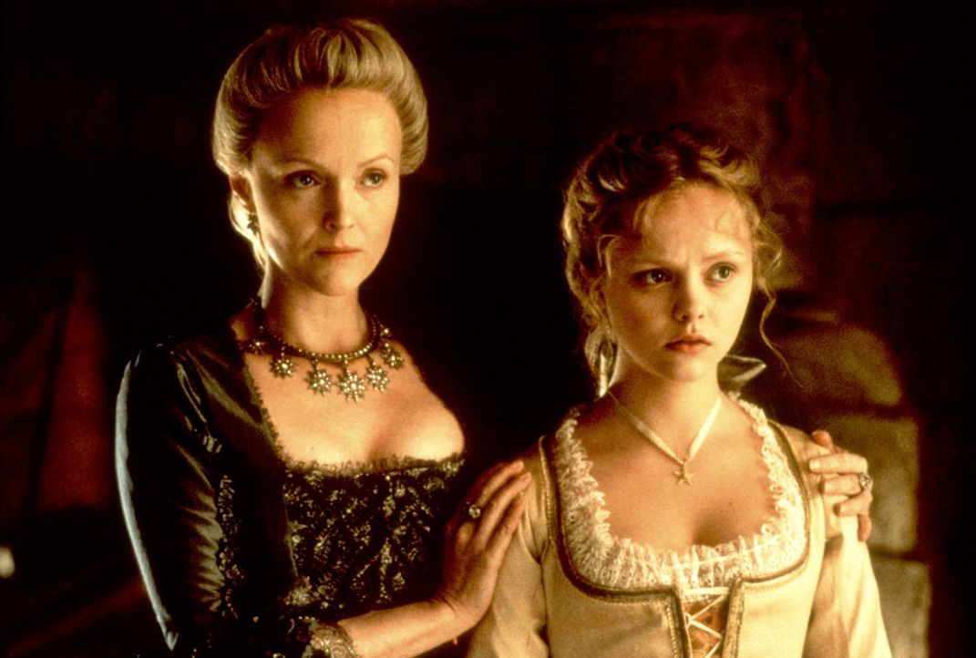 Lady Van Tassel (Miranda Richardson, l.) und ihre Tochter Katrina (Christina Ricci, r.) stehen vor einem Rätsel ... - Bildquelle: Constantin Film