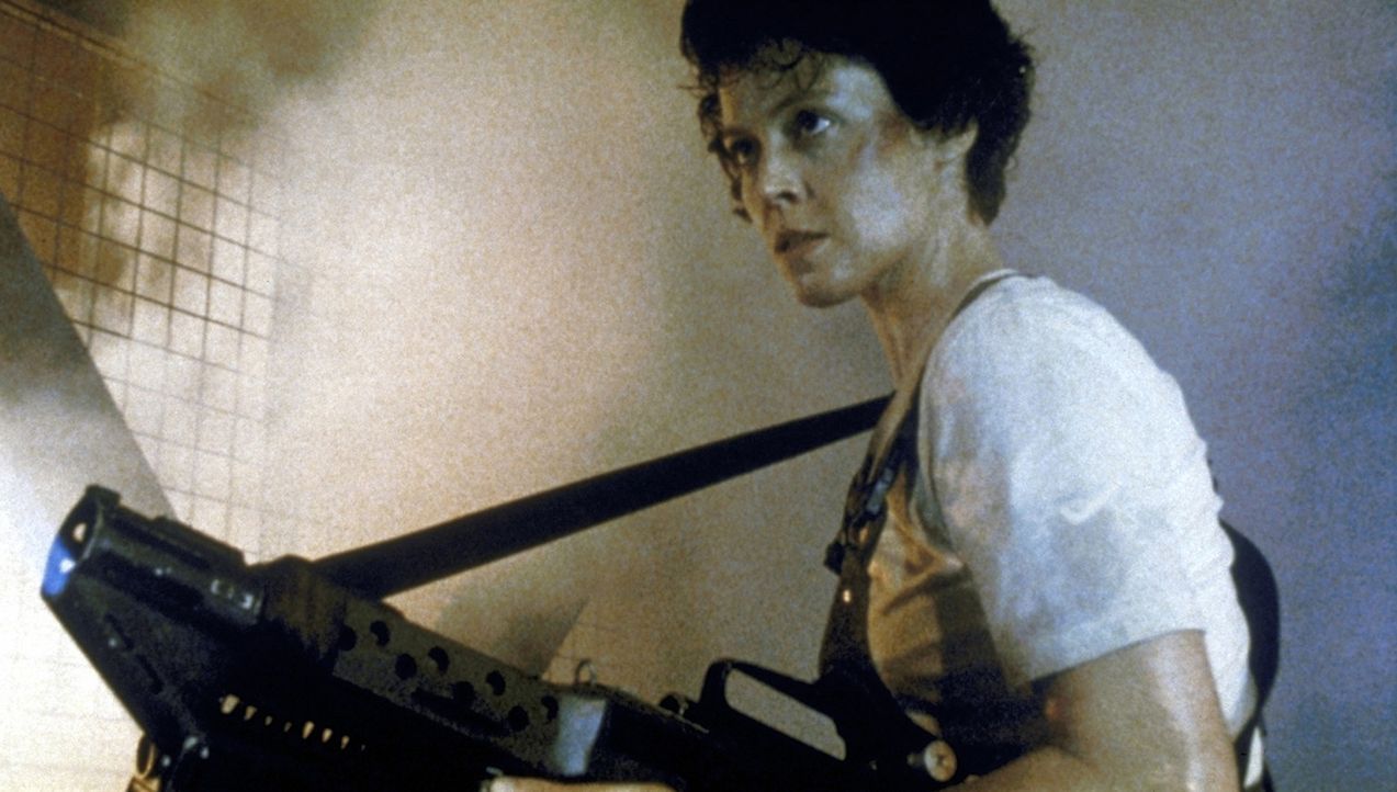 In Ripley (Sigourney Weaver) erwacht der Killerinstinkt: Die Aliens sollen nur kommen! - Bildquelle: 20th Century Fox of Germany