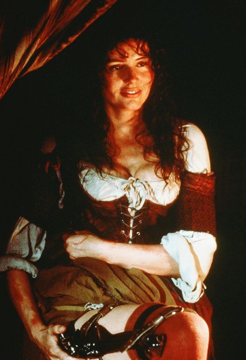 Die Unterwäsche einer Piratenbraut birgt so manche Überraschung: Und die schöne Morgan (Geena Davis) weiß, wenn sie es mit ihrem bösen und argl... - Bildquelle: VCL Communications