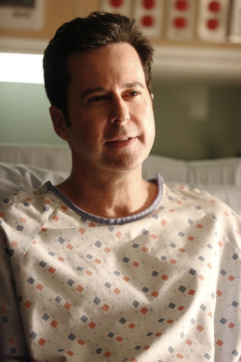 Alan Masters (Jonathan Silverman) ahnt nicht, dass er bei einer seiner Inspektionen über die verdeckte Herstellung einer neuen synthetischen Droge g... - Bildquelle: Tyler Golden 2016 American Broadcasting Companies, Inc. All rights reserved.