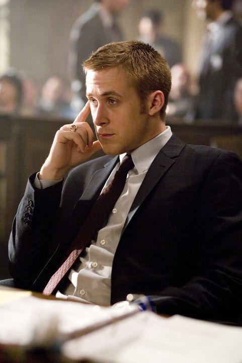 Der neue Fall scheint sonnenklar zu sein, und der ehrgeizige junge Staatsanwaltsgehilfe Willy Beachum (Ryan Gosling) ist seiner Sache nur allzu sich... - Bildquelle: Warner Brothers