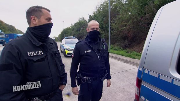 Achtung Kontrolle - Achtung Kontrolle! - Thema U.a.: Hühner Im Laderaum - Autobahnpolizei Osnabrück