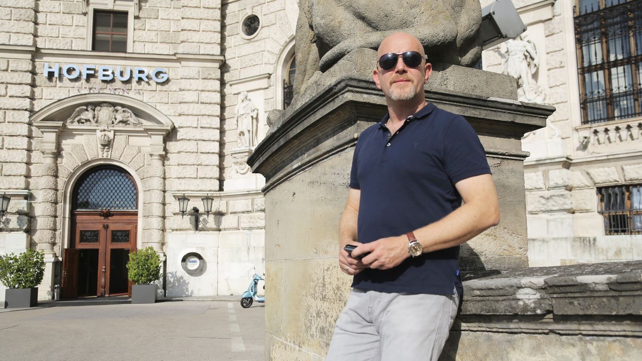 Peter Giesel entdeckt in Wien eine Kostenfalle im Theater: Für ein miserables Mozartkonzert werden den Touristen völlig überteuerte Tickets angedreh... - Bildquelle: kabel eins