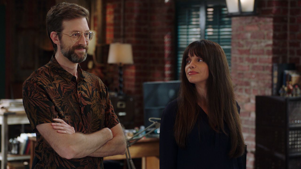 Sebastian Lund (Rob Kerkovich, l.); Tammy Gregorio (Vanessa Ferlito, r.) - Bildquelle: 2021 CBS Broadcasting Inc. All Rights Reserved.