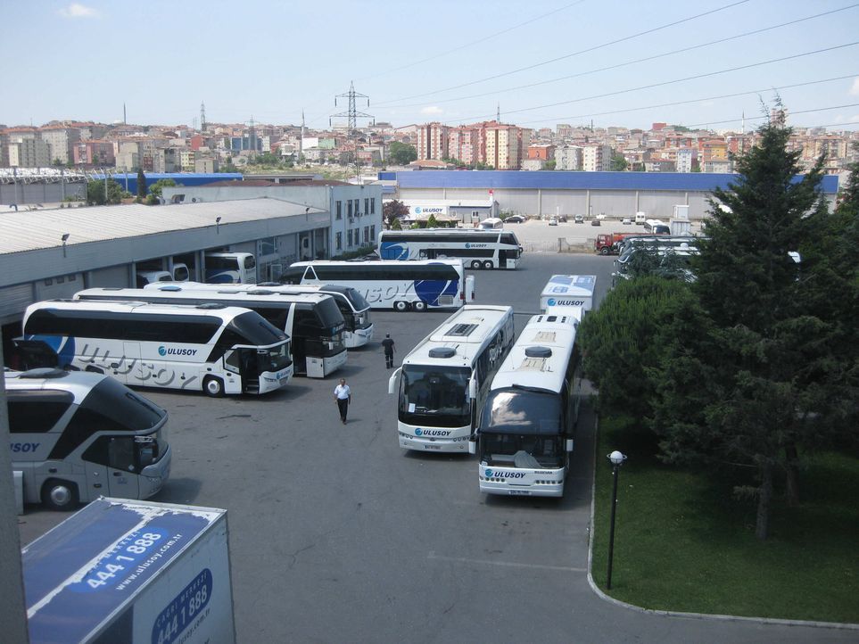 Zwei Mal pro Woche macht sich in Frankfurt ein Linienbus auf die Reise. Endstation ist der Busbahnhof in Istanbul! Nach fast 2000 Kilometern und 52... - Bildquelle: kabel eins