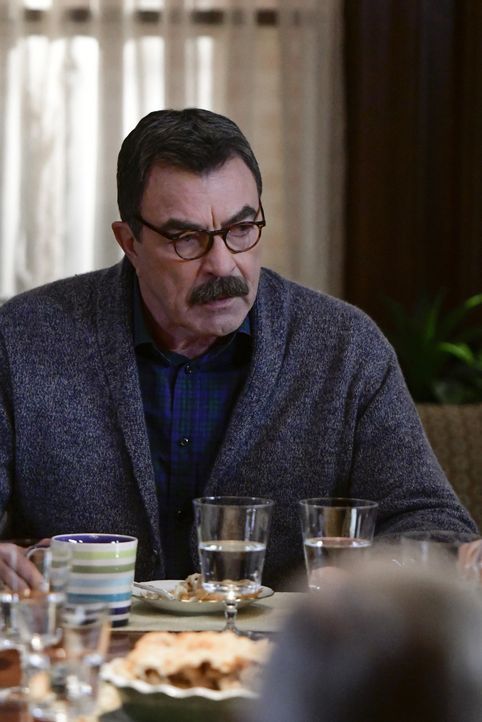 Frank Reagan (Tom Selleck) hat es nicht immer leicht - weder als NYPD-Chef, noch als Familienvater beim traditionellen Sonntagsessen ... - Bildquelle: John Paul Filo 2016 CBS Broadcasting Inc. All Rights Reserved