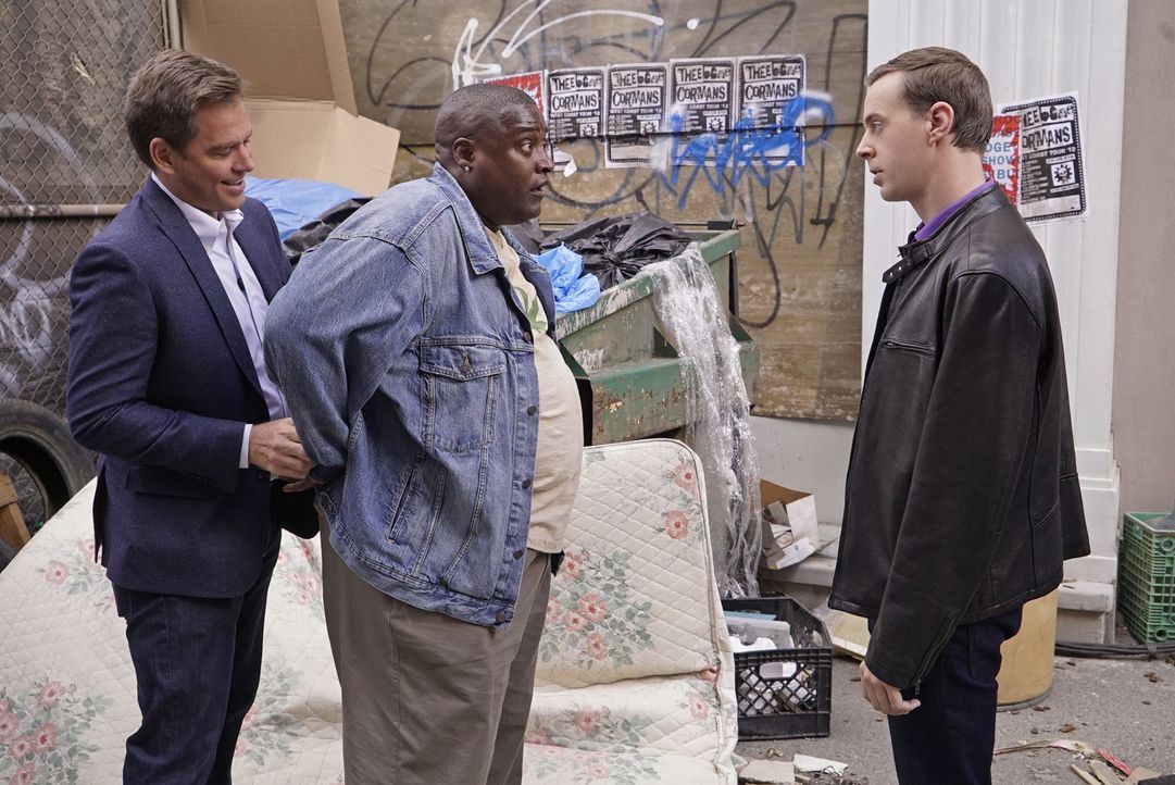 Tony (Michael Weatherly, l.) und McGee (Sean Murray, r.) ermitteln in einem neuen Fall und stoßen dabei auf Francis 'Cheech' Del Conte (Billy "Sly"... - Bildquelle: Robert Voets CBS Television / Robert Voets