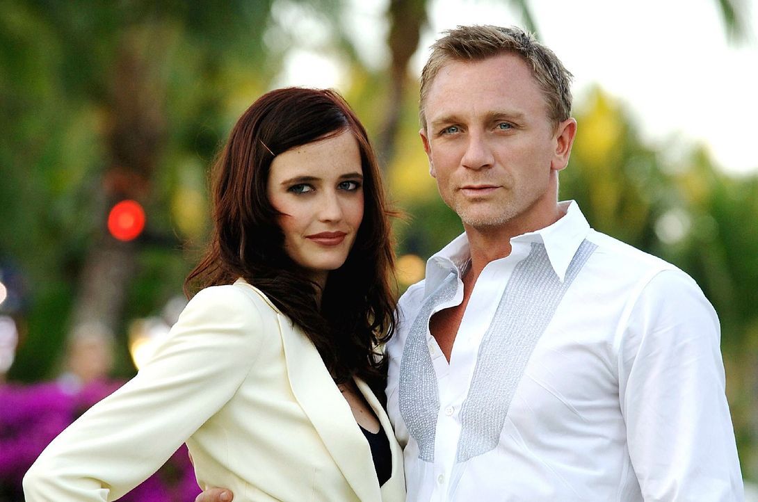Eva-Green-Daniel-Craig-James-Bond-Casino-Royale-2006-WENN-com - Bildquelle: WENN.com