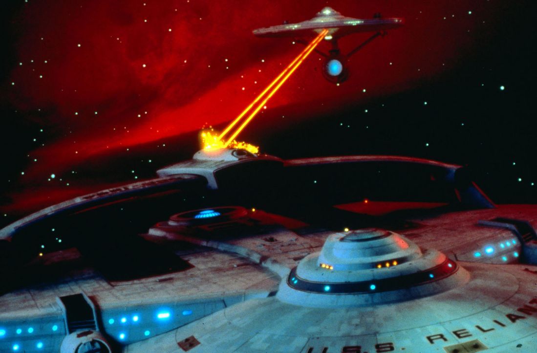In den unendlichen Weiten des Weltraums liefern sich die Raumschiffe von Captain Kirk und seinem Erzfeind Khan einen erbitterten Kampf. - Bildquelle: Paramount Pictures